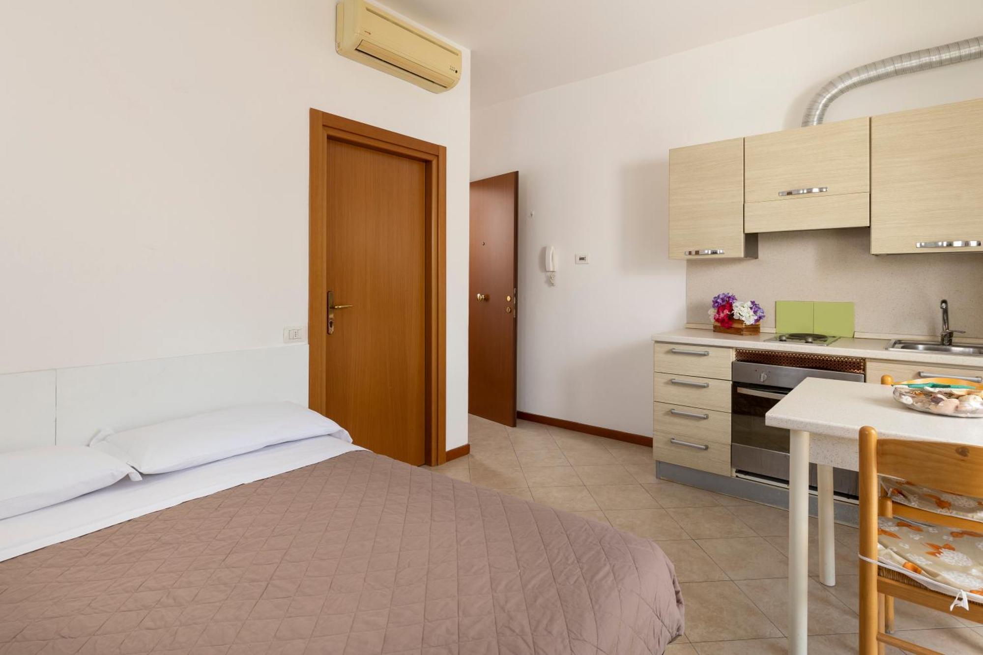 Residence Uno Studio&Suites Rimini Zewnętrze zdjęcie